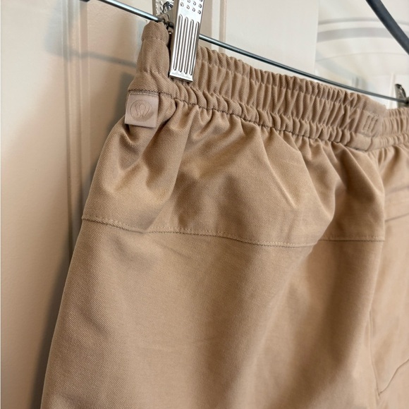 Lululemon Utilitech Pull-On Classic-Fit Pant 30" like new size medium - Picture 4 of 9